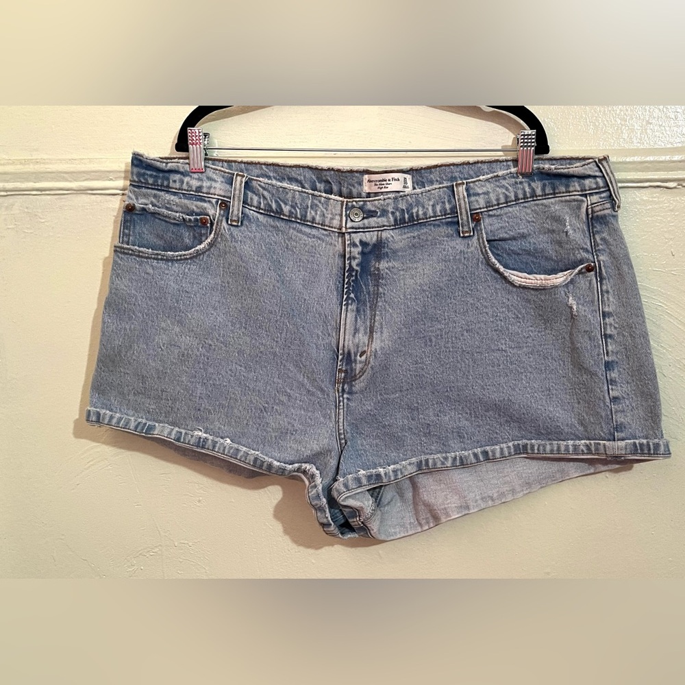 Abercrombie & Fitch  The Mom Short High Rise Light Blue Denim Shorts